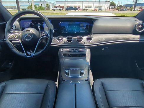 Used 2022 Mercedes-Benz E 350 Sedan image 16
