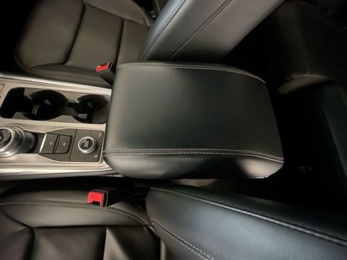 Used 2022 Ford Explorer XLT w/ Equipment Group 202A AWD/4WD image 20