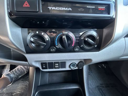 Used 2015 Toyota Tacoma PreRunner image 19