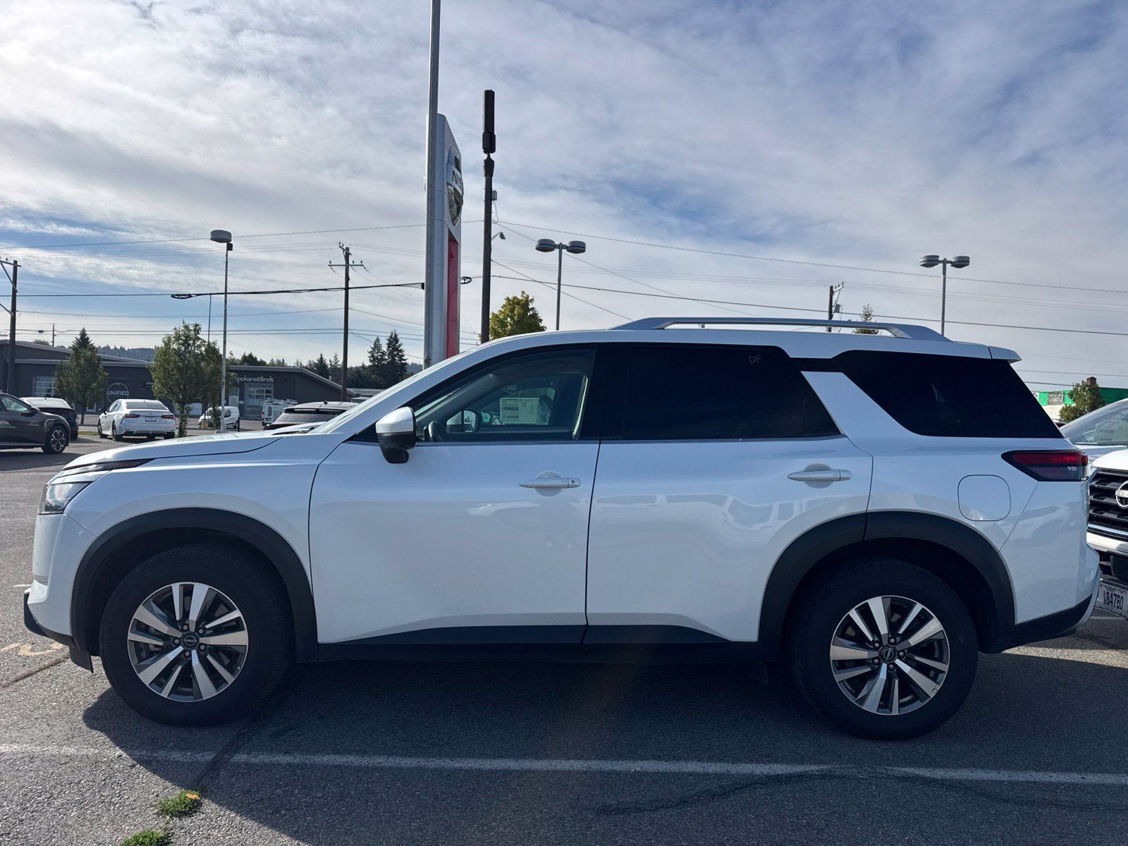 Certified 2025 Nissan Pathfinder SL AWD/4WD image 12