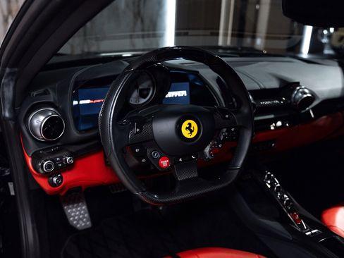 Used 2018 Ferrari 812 Superfast image 11