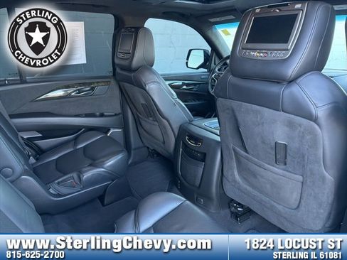 Used 2019 Cadillac Escalade Platinum image 15