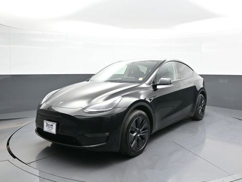 Used 2025 Tesla Model Y Long Range AWD/4WD image 1