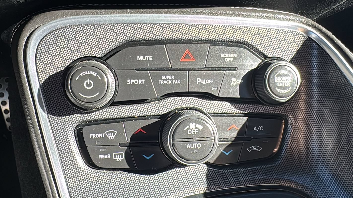 Used 2018 Dodge Challenger GT w/ Driver Convenience Group AWD/4WD image 29