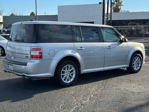 Used 2016 Ford Flex SE image 10