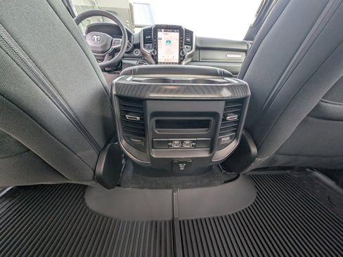 New 2026 RAM 1500 4x4 Crew Cab image 40