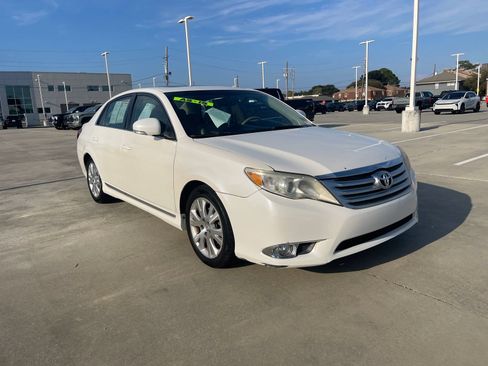 Used 2011 Toyota Avalon FWD image 8