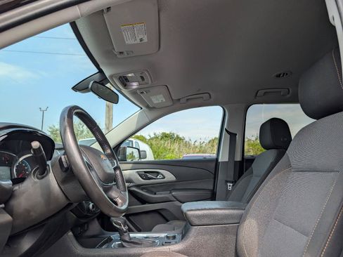 Used 2021 Chevrolet Traverse LT AWD/4WD image 8