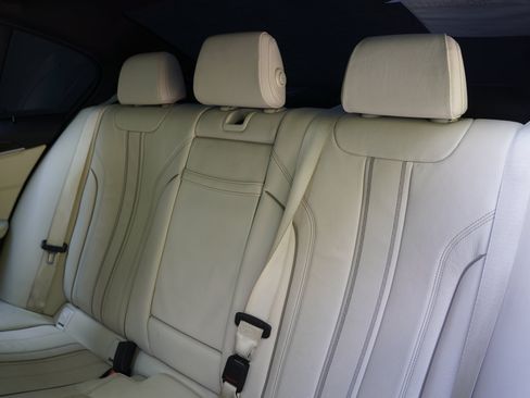 Used 2021 BMW 530i w/ M Sport Package RWD image 29