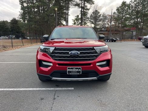 Used 2020 Ford Explorer XLT w/ Equipment Group 202A image 3