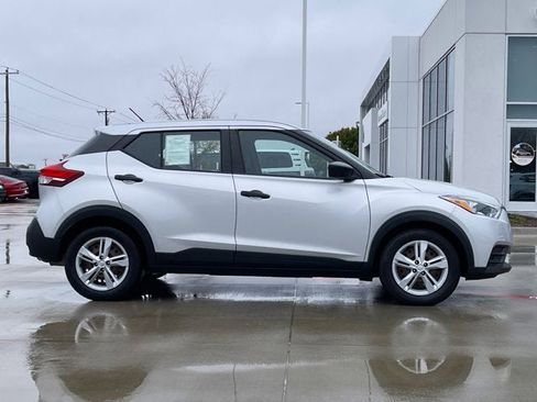 Used 2020 Nissan Kicks S image 7