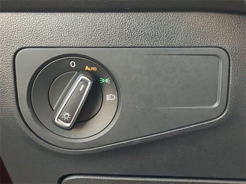 Certified 2024 Volkswagen Tiguan SE R-Line image 28