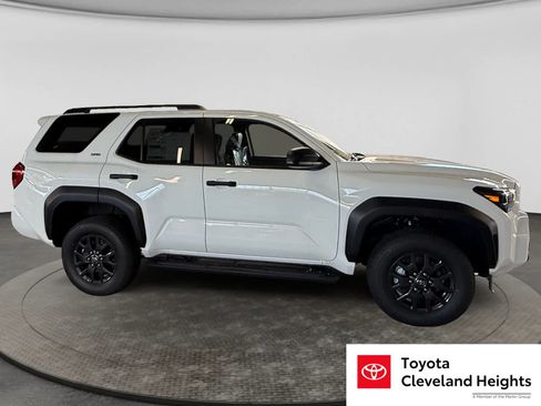 New 2026 Toyota 4Runner SR5 AWD/4WD image 4