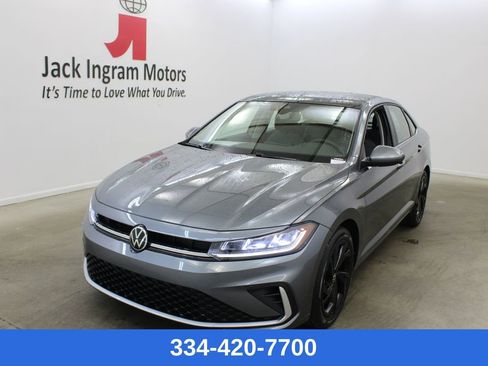 New 2026 Volkswagen Jetta SE FWD image 1