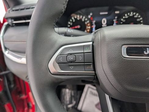 Used 2023 Jeep Compass Limited image 13