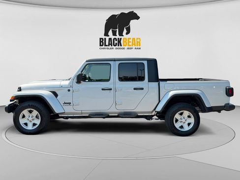 Used 2022 Jeep Gladiator Sport AWD/4WD image 6