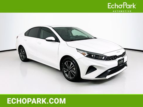 Used 2024 Kia Forte LXS w/ LXS Technology Package FWD image 1