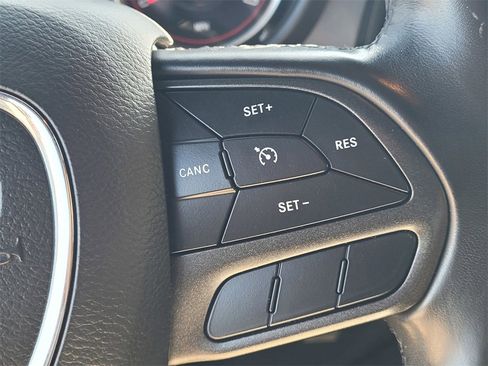 Used 2022 Dodge Challenger SXT image 14