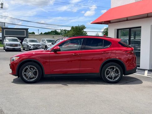 Used 2018 Alfa Romeo Stelvio Sport w/ Quick Order Package 22J Sport AWD/4WD image 3