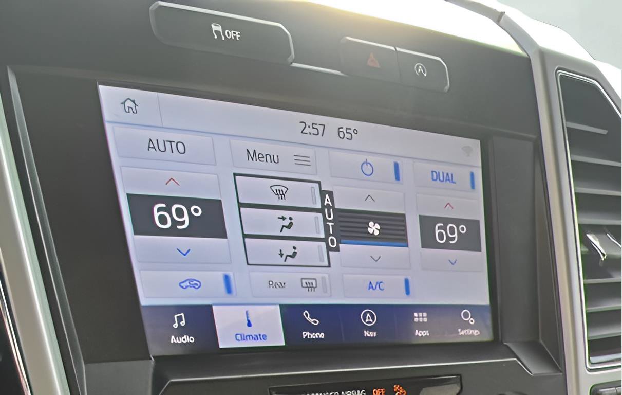 Used 2019 Ford F150 Lariat AWD/4WD image 10