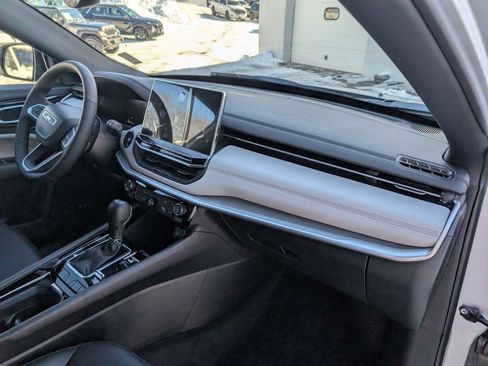 New 2026 Jeep Compass Limited w/ Sun, Sound & Navigation Group image 25