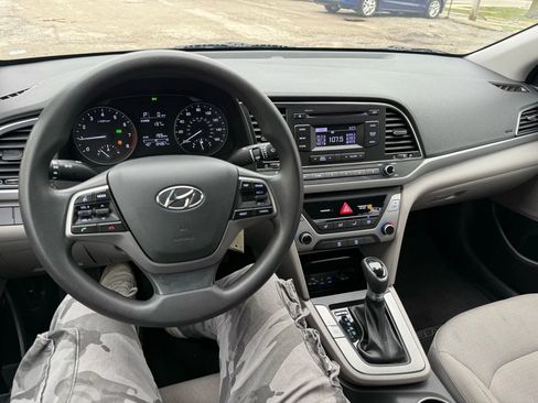 Used 2018 Hyundai Elantra SE image 22