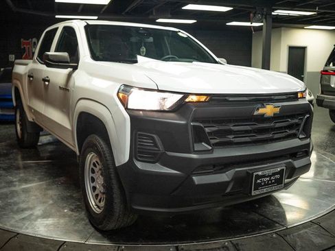 Used 2023 Chevrolet Colorado W/T RWD image 5