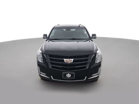 Used 2017 Cadillac Escalade Premium Luxury image 2