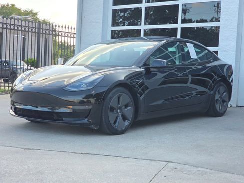 Used 2021 Tesla Model 3 Standard Range Plus RWD image 9