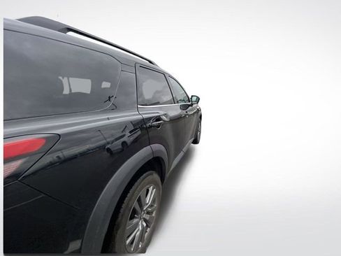 Used 2024 Nissan Pathfinder SV image 10