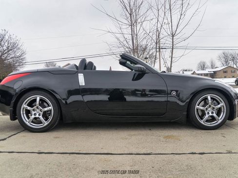 Used 2007 Nissan 350Z Touring image 9