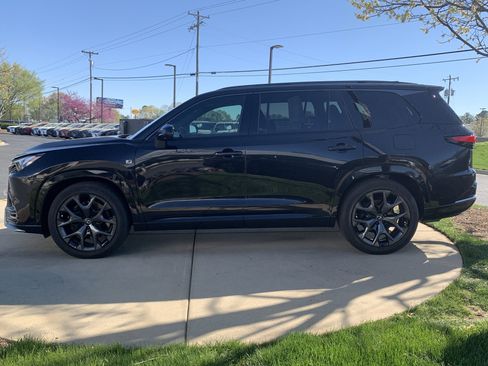 Used 2025 Lexus TX 500h AWD w/ Technology Package image 7