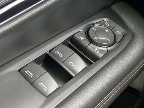 Used 2025 GMC Yukon XL Elevation image 25