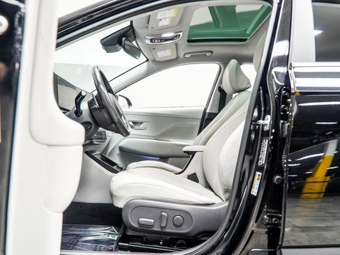 Used 2024 Hyundai Kona Limited image 39