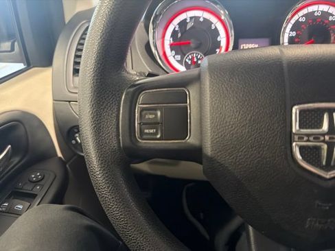 Used 2014 Dodge Grand Caravan American Value Package FWD image 23