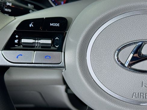 Used 2023 Hyundai Elantra SEL w/ Preferred Accessory Package FWD image 13
