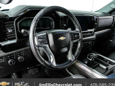 Used 2023 Chevrolet Silverado 1500 LTZ AWD/4WD image 4