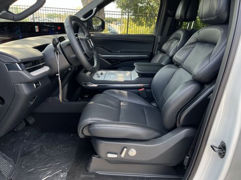 New 2025 Lincoln Navigator L Reserve w/ Jet Appearance Package image 24