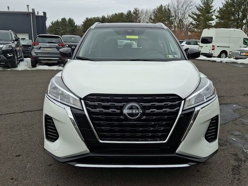 Certified 2024 Nissan Kicks SV image 2