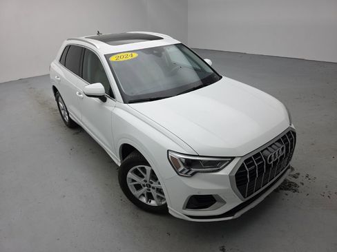 Used 2024 Audi Q3 2.0T Premium AWD/4WD image 2