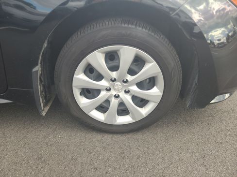 Certified 2024 Toyota Corolla LE AWD/4WD image 12