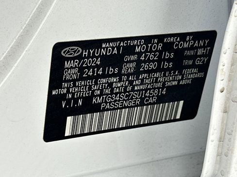 Used 2025 Genesis G70 2.5T RWD image 9