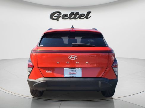 Used 2025 Hyundai Kona SEL FWD image 6