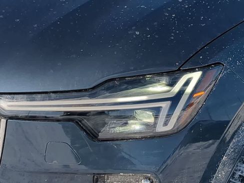 New 2026 Volvo XC90 B6 Plus w/ Protection Package Premier image 10