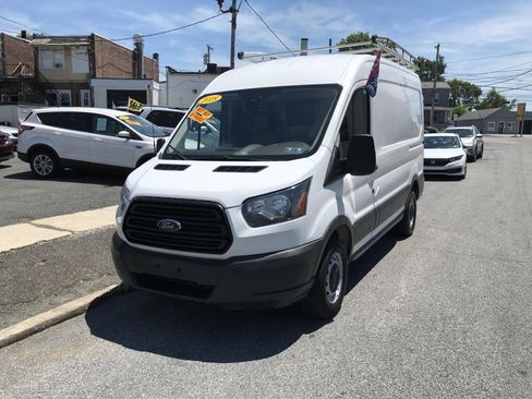 Used 2018 Ford Transit 250 RWD image 3