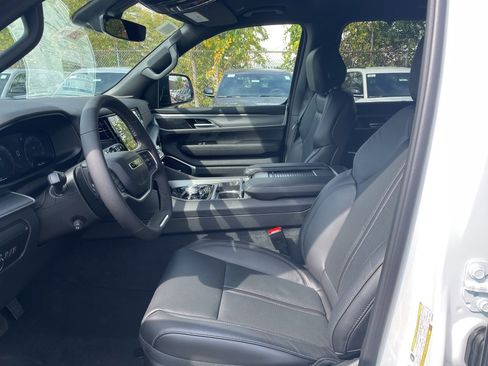 New 2025 Jeep Wagoneer 4WD w/ Convenience Group I image 12