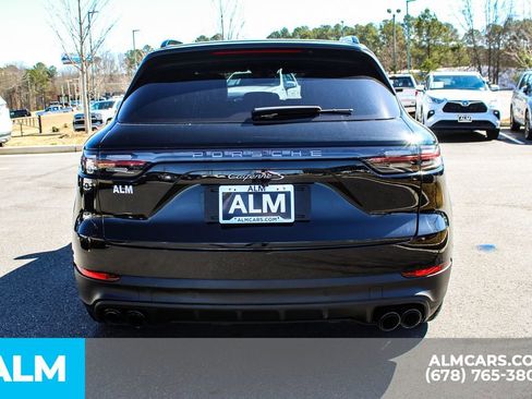 Used 2023 Porsche Cayenne S Platinum w/ Premium Package Plus image 11