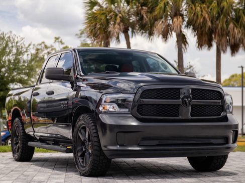 Used 2017 RAM 1500 Express w/ Black Ram 1500 Express Group RWD image 1