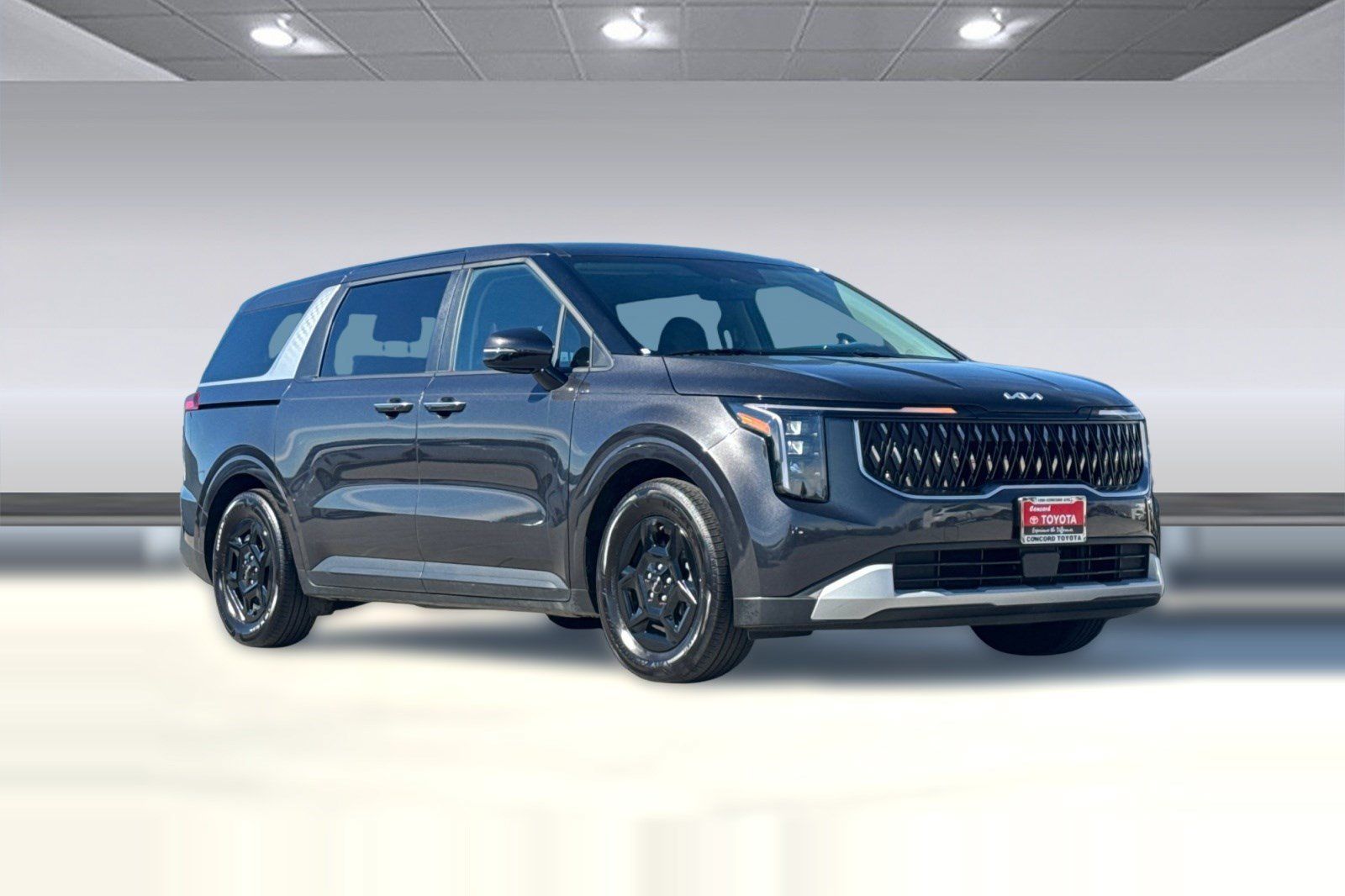 Used 2026 Kia Carnival FWD image 6