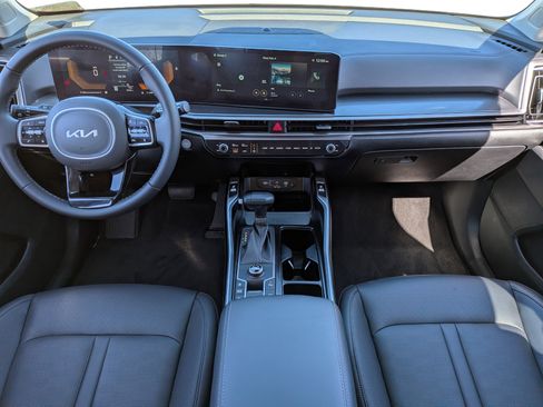 Certified 2025 Kia Sorento S image 21